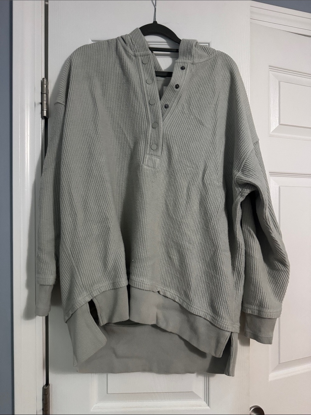 aerie Men's Waffle Henley Hoodie in Light Sage Green